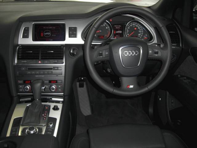 AUDIAudi Q7 3.6 FSI quattro S-line　　　　　　　 (売約済み)0000000767