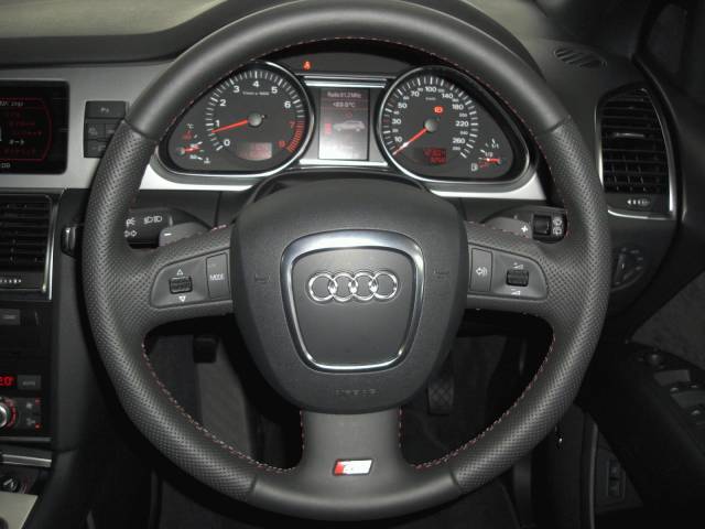 AUDIAudi Q7 3.6 FSI quattro S-line　　　　　　　 (売約済み)0000000768