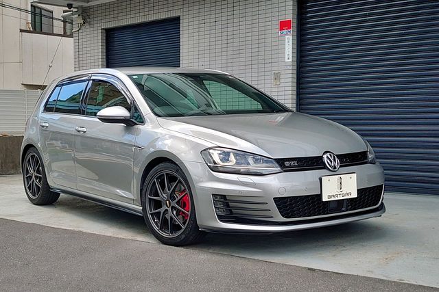 フォルクスワーゲンフォルクスワーゲン ゴルフGTI BBS鍛造18インチホイール、アクラポヴィッチマフラー0000013768